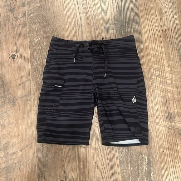 Volcom Boys Mod-Tech Black Striped Swimsuit Shorts Size 12 - Picture 1 of 8